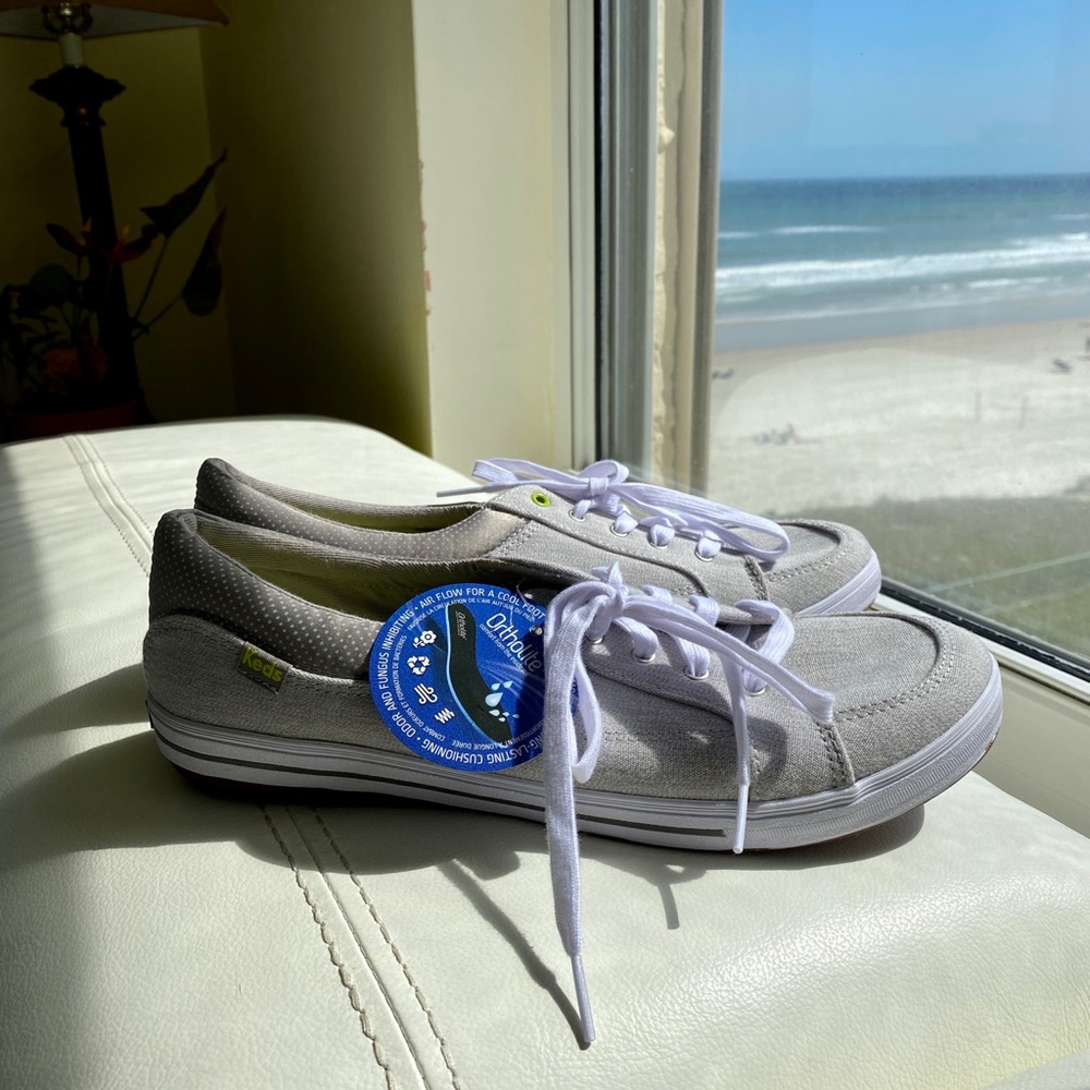 Women Keds Ortholite light gray never worn tennis shoes 9.5